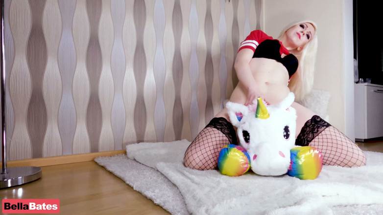 BellaBates: Ich ficke mein fluff-einhorn 4k