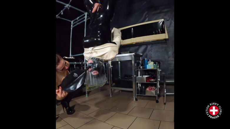 Twistedrama: Kira upside down