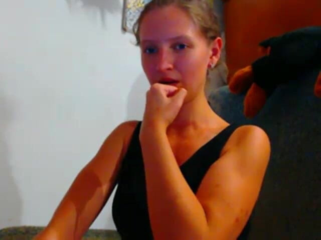 AnnaNotIdealAngel: Biceps Fetish) I show my strong biceps pumped up in...