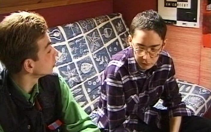 Gay 90's Vintage Porn: 欲望の男性のスキンコンタクト#4