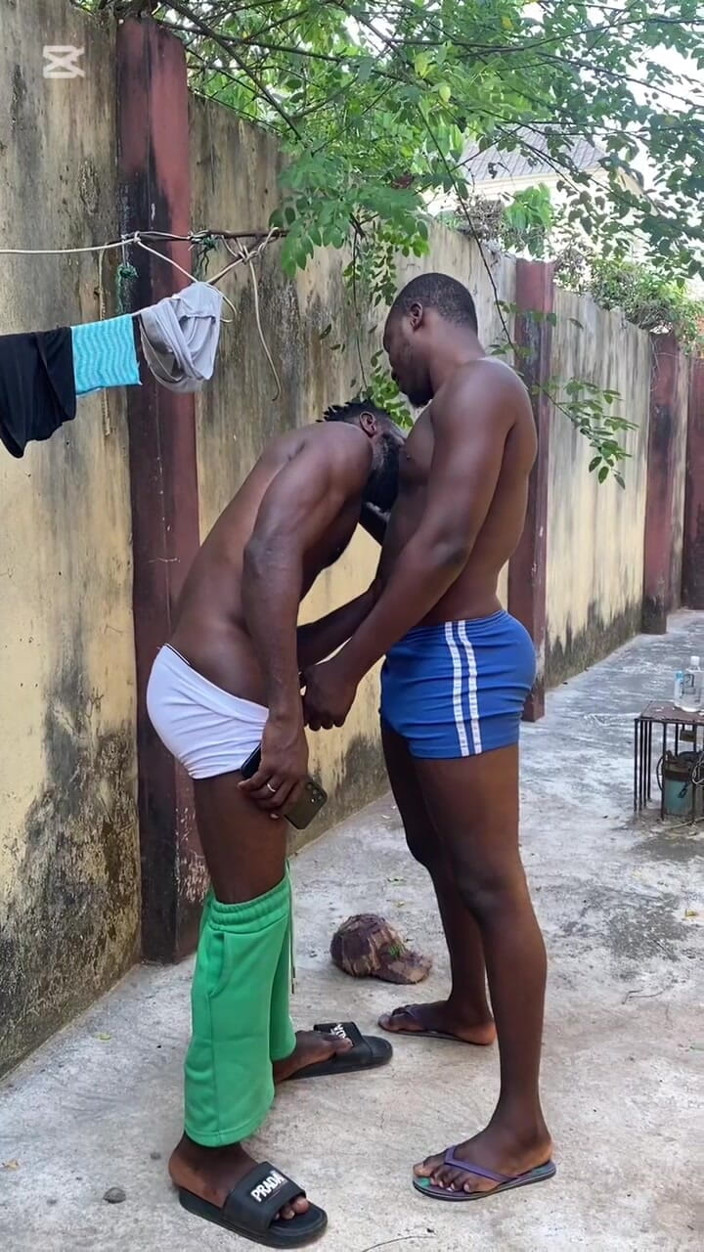 BlackDanie_production: Arka bahçede sondaj