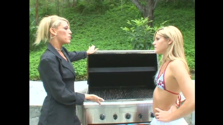 My girlfriend: Outdoor Lesbian Fuck for a MILF and a Teen