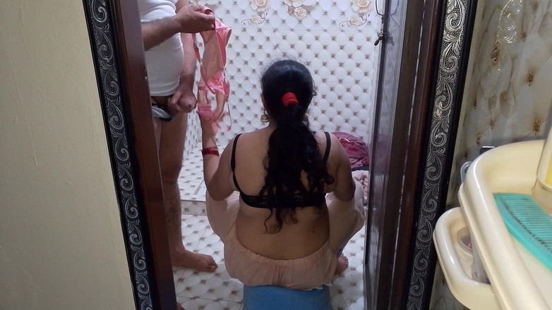 QueenbeautyQB: sama ibu tiri india di kamar mandi