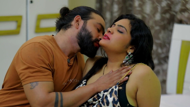 Triflicks: लड़की ने लड़के के साथ शर्त लगाई कि वह जीतता है, वह उसके साथ सेक्स करेगी