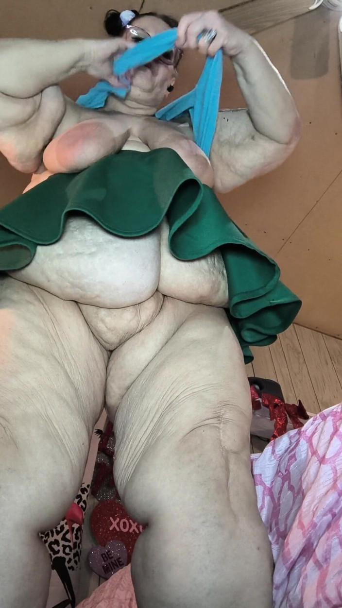 HerculesnVENUS: 이 창녀를 구부리고 그녀의 비명을 지르는 N 시오르틴을 온통 따먹어