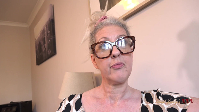 Aunt Judy's XXX: AuntJudysXXX - 미시 교사 Maggie가 당신을 위해 특별한 교훈을 얻었다(pOV)