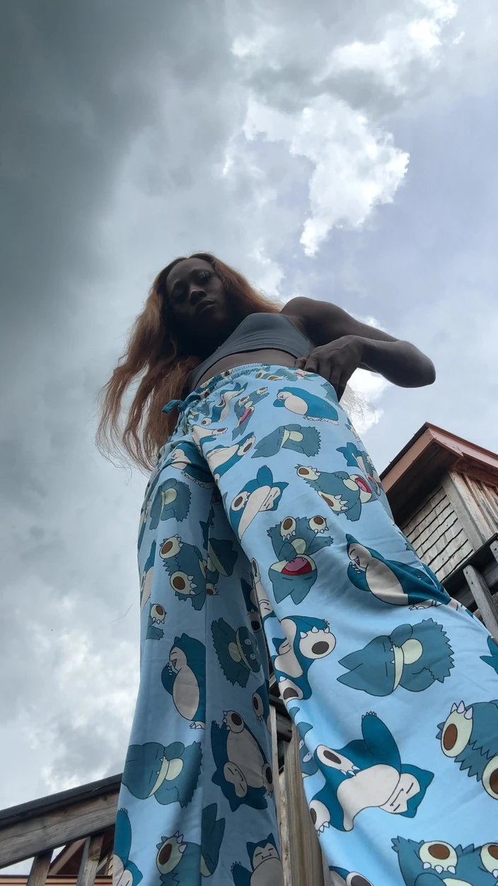 Vanniall: Massive Outdoor Cumshot