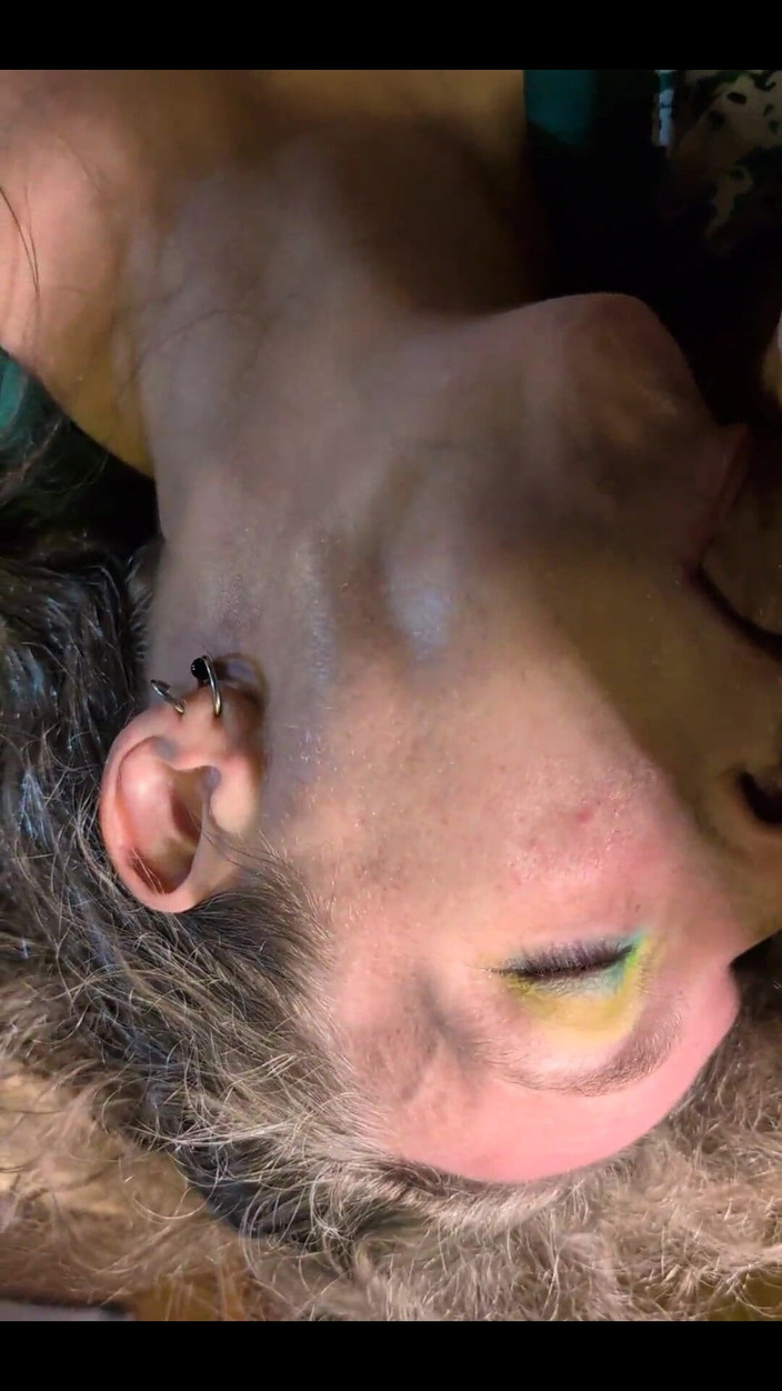 Elaras Pan: 바이브레이터로 오르가즘을 느끼는 내 자지 빨기