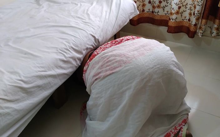 Aria Mia: Desi Hot Stepmom Gets Stuck While Sweeping Under the Bed...