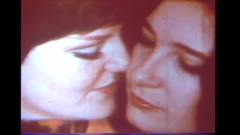 Vintage Usa: Vintage lesbianas con peludo coño de milf en fiesta de...