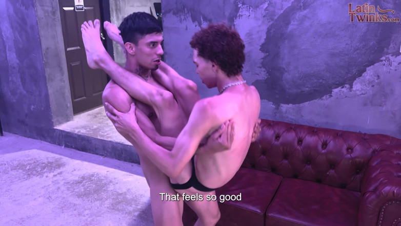 Latin Twinks: Alex king fickt angestellten essteban roh, nachdem er ihn beim...