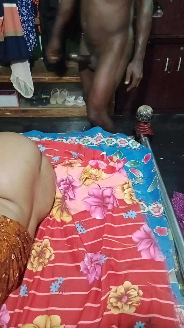 Desi Hot Aunty Tight Pussy XXX, Desi Village Aunty Tight Pussy Sex Video, First Time Anal Sex Try in Bangladesi Aunty (Mombd)