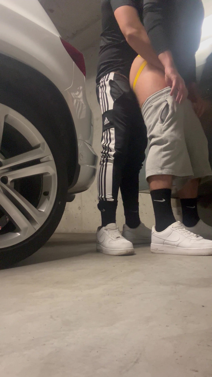 Black white studio: Parkeergelegenheid