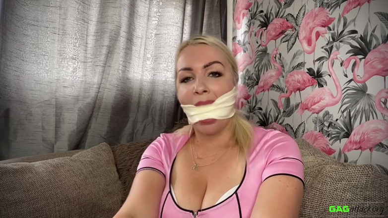 Gag Attack: Penny Lee - Mikrofoam self gag