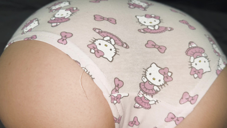 Emily 18: 18 lần chơi lỗ hậu mạnh bạo đầu tiên - con cu...