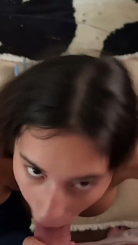 18anni gag in deepthroating hardcore - la calda mora gostosa fa il miglior pompino e si fa fare sesso rude alla missionaria in pov