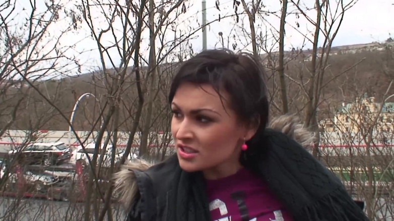 Erotic Pleasure: Brunette chick is getting fucked by an older guy outdoor