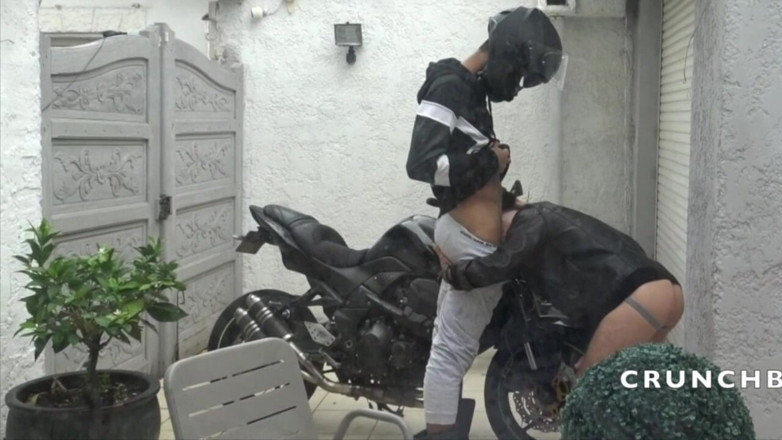 CREAMPIE BOYS FROM MADRID: Трахни меня в джокстрапе
