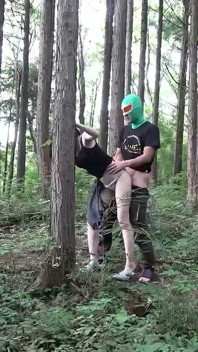 Schlanke verheiratete schönheit von ihrem ehemann erwischt, in die Berge genommen vor einer aufgeregten stehbaren begegnung