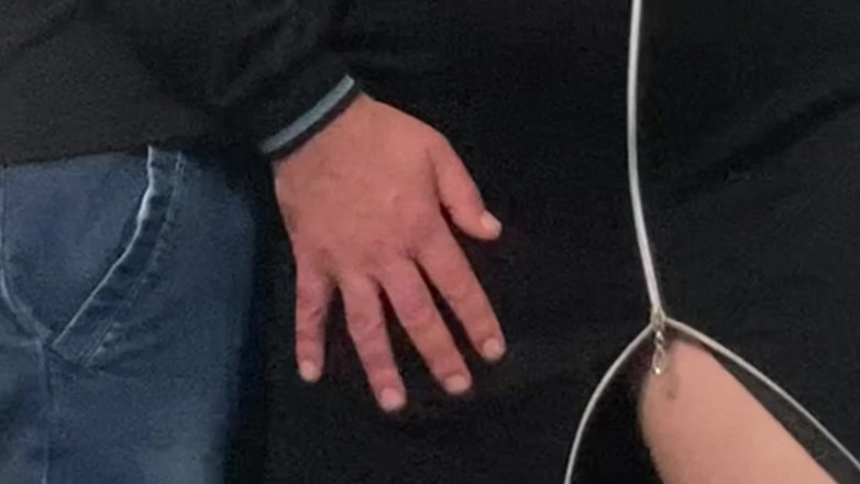 Niki studio: Uff!! Nějaký cizinec špinavé prsty si třel moji kundičku v německém...