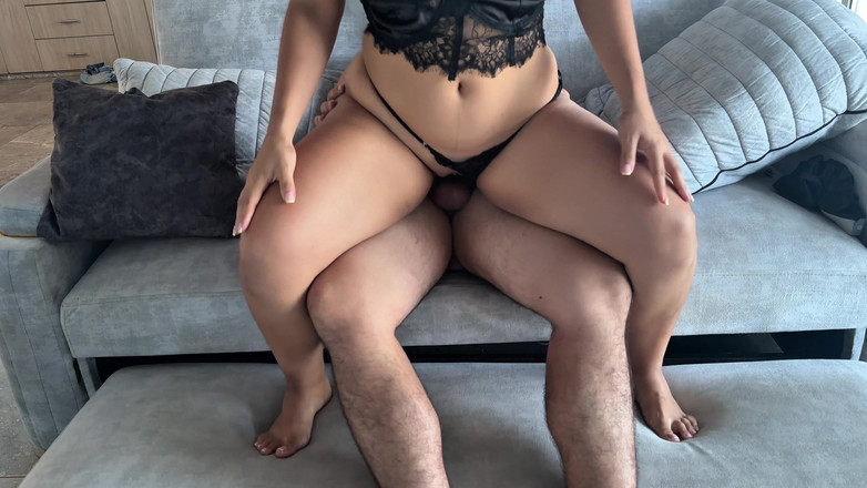 MaRaSexx: La Matrigna Vuole Scopare in Cucina