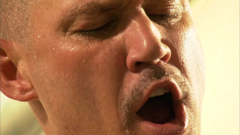 Wet as Fuck: Šukej svou děvku pod sprchou, zatímco my vám okrademe dům!
