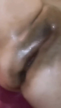 Mein ehemann fingert meinen kitzler, stimuliert mit seinen fingern, orgasmen