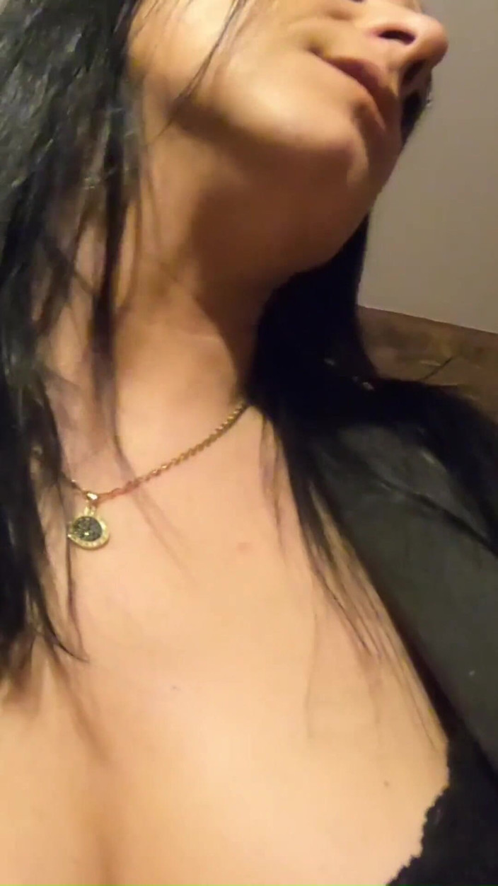 MilfyCalla: 我希望你已经想象过你是如何在我的嘴里操我的？