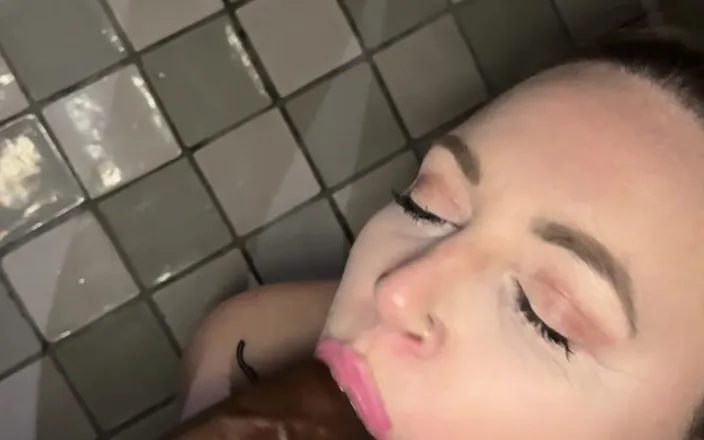 AxelReigns: BBW &amp; BBC Piss Play &amp; BJ