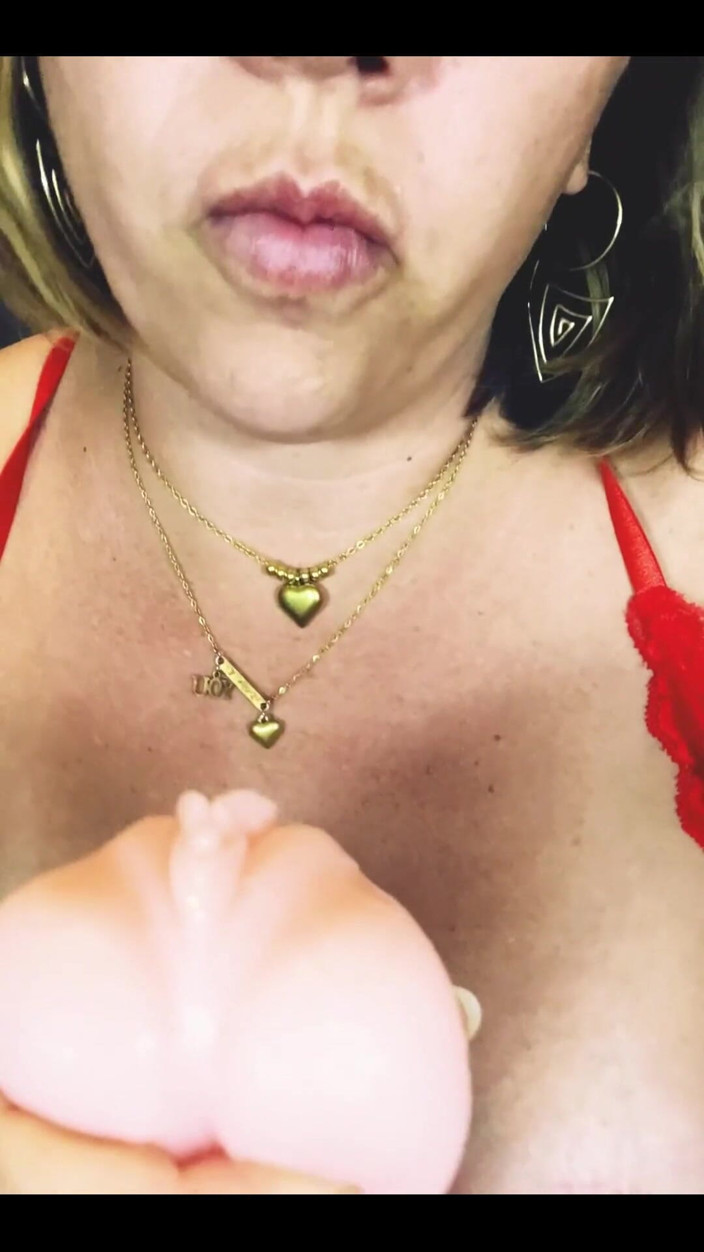 Jasmine Flowers: Ik had te veel plezier met het zuigen op dit...