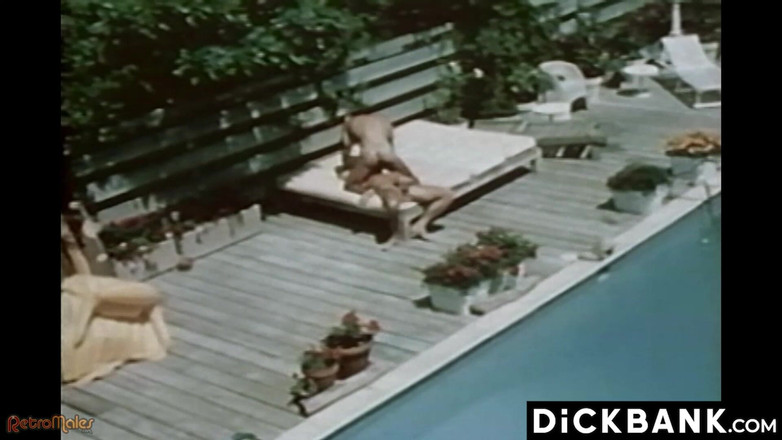 Dick bank: Azgın çift açık havada birbirlerinin yarağını yalıyor