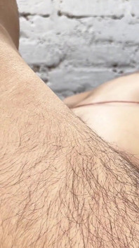 Hintli kızın ilk anal seksini izlemeli - acı çekiyor ve boşalıyor 
