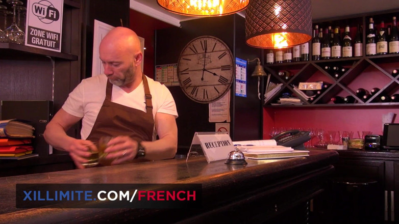 French girls at work: Seks dubur bertiga yang sempurna dengan 2 remaja Perancis Asia dan...