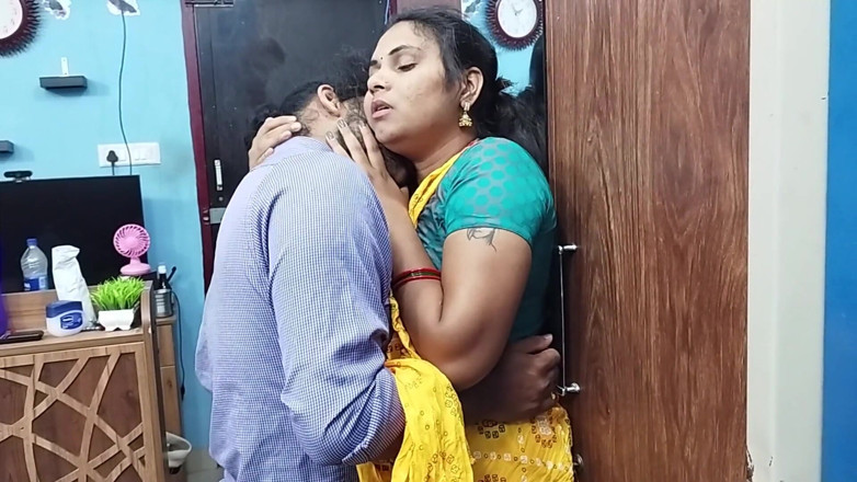 Vaishnavysharunraj: Mallu Hot Girl Half Saree Romance with Lip Lock, Desi...