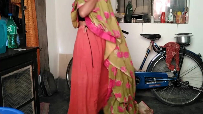 Fantacycutting: When Village Bhabhi Was Alone in the House, Neighbor Brother-in-law...