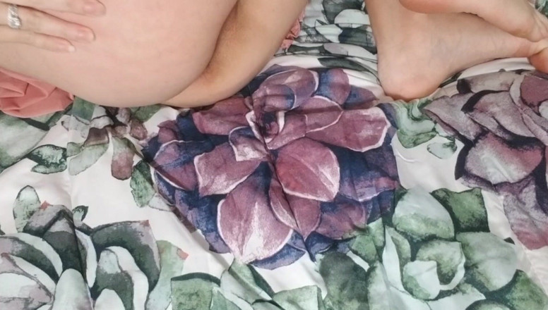 Naomi Naughti: Naomi Naughti milf(चोदने लायक मम्मी) पहली बार 14 इंच का विशाल बड़ा काला लंड डिल्डो लेती है