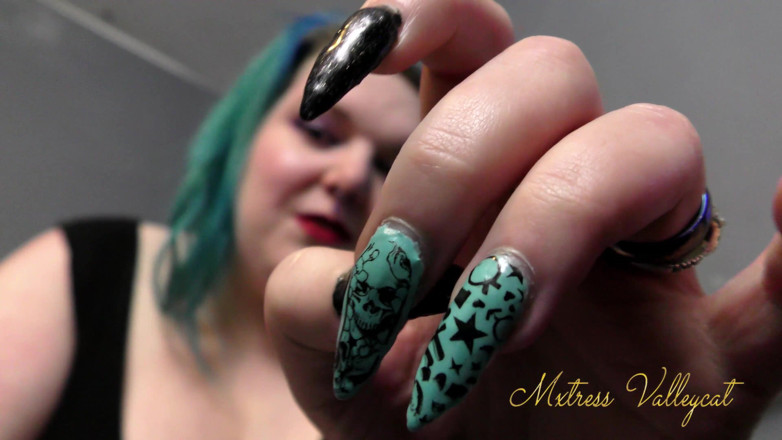 Mxtress Valleycat: Mesmerised by my long nails
