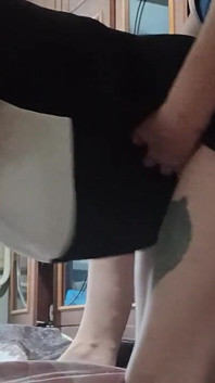 Au lieu de cours particuliers supplémentaires à la maison, ma prof MILF me baise avec un gode ceinture