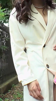 옆집의 미시 여자를 속여 처음으로 오럴과 입에 사정하는 일본 소년