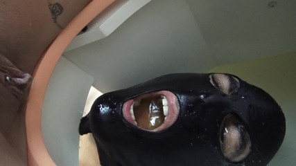 Femdom Austria: 奴隶选角!测试 3 皇后和金色淋浴 第一部分