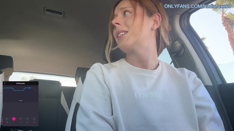 Nadia Foxx: Orgasme, jour Vlog ! Rejoignez-moi pour une journée de plaisir luxuriant,...