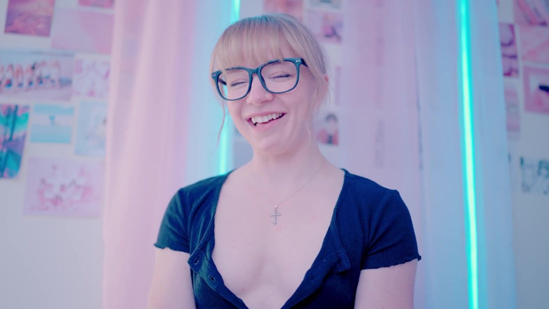 Jolie Lyon: De beste vriend van stiefzus is een pornoster