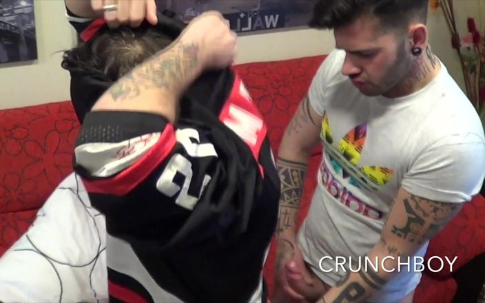 BERLIN BAREBACK CLUB: 2171 Трахнутые пареньки с Tatoos на Бойд для порно кастинга