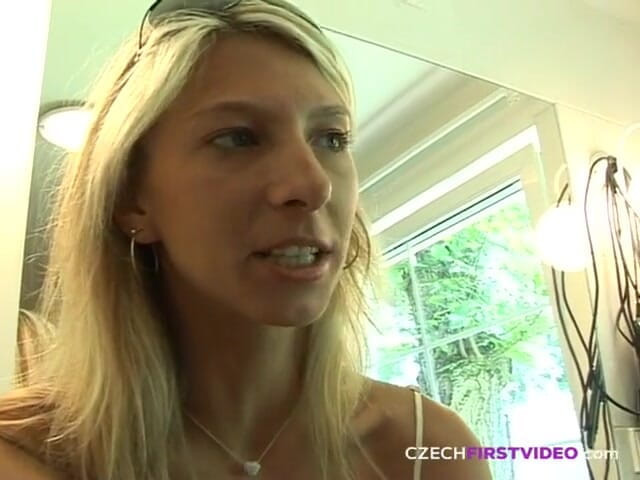 Czech First Video: Tcheco primeiro vídeo 8: milf inexperiente