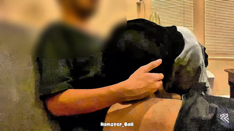 Hamster_Ball: МАМАША! Азиатская мусульманка пробует большой член своего босса в любительском видео