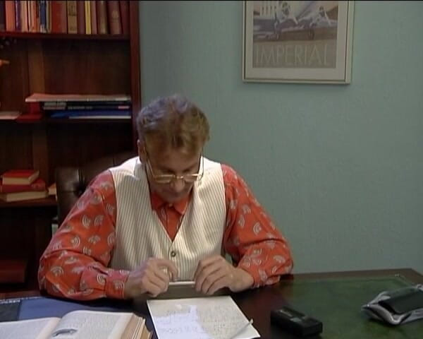 Enjoy German porn: Almanya'dan güzel sarışın bebek sert bir yarakla deliklerini genişletiyor