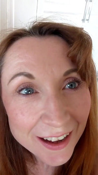 巨人女性フェティッシュ:小さくて哀れな変態がバレる