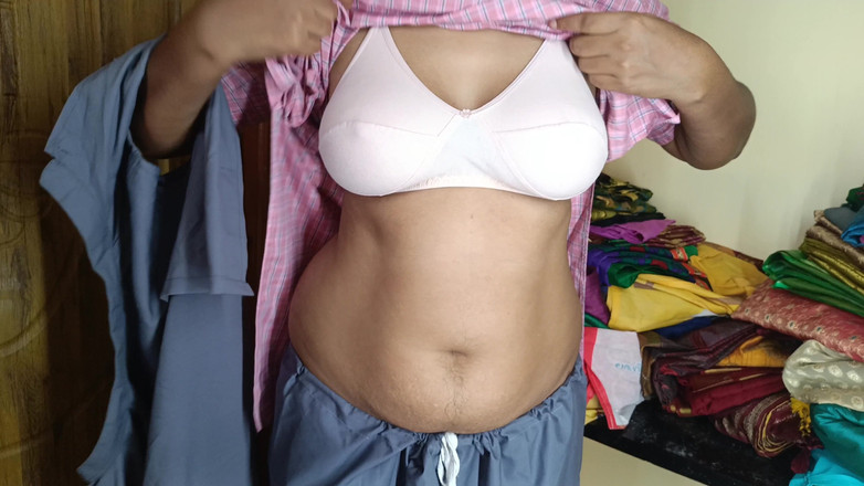 Ilakkiya: Školačka