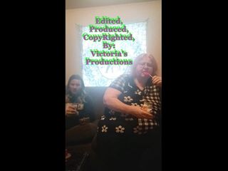 BBW nurse Vicki adventures with friends: एक नया दोस्त मिला और वह मेरे साथ अपने धूम्रपान साझा करना पसंद करता है