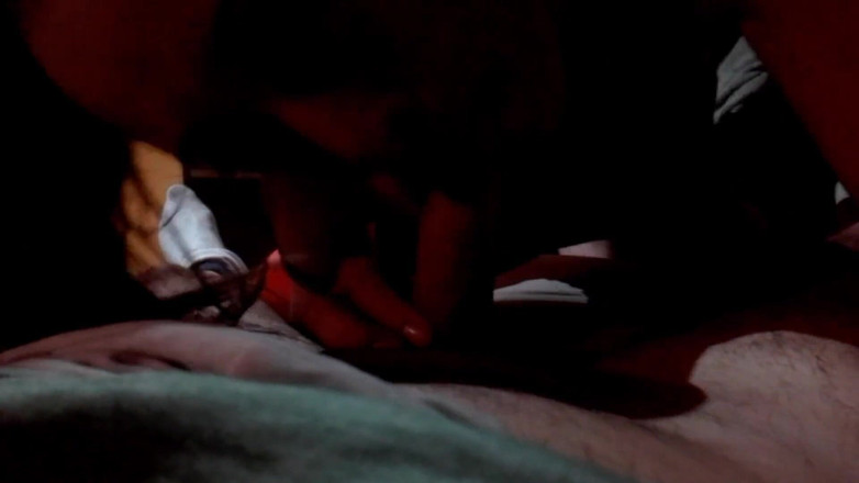 Marian sofar: Hon suger det som galet med en annan kuk i...